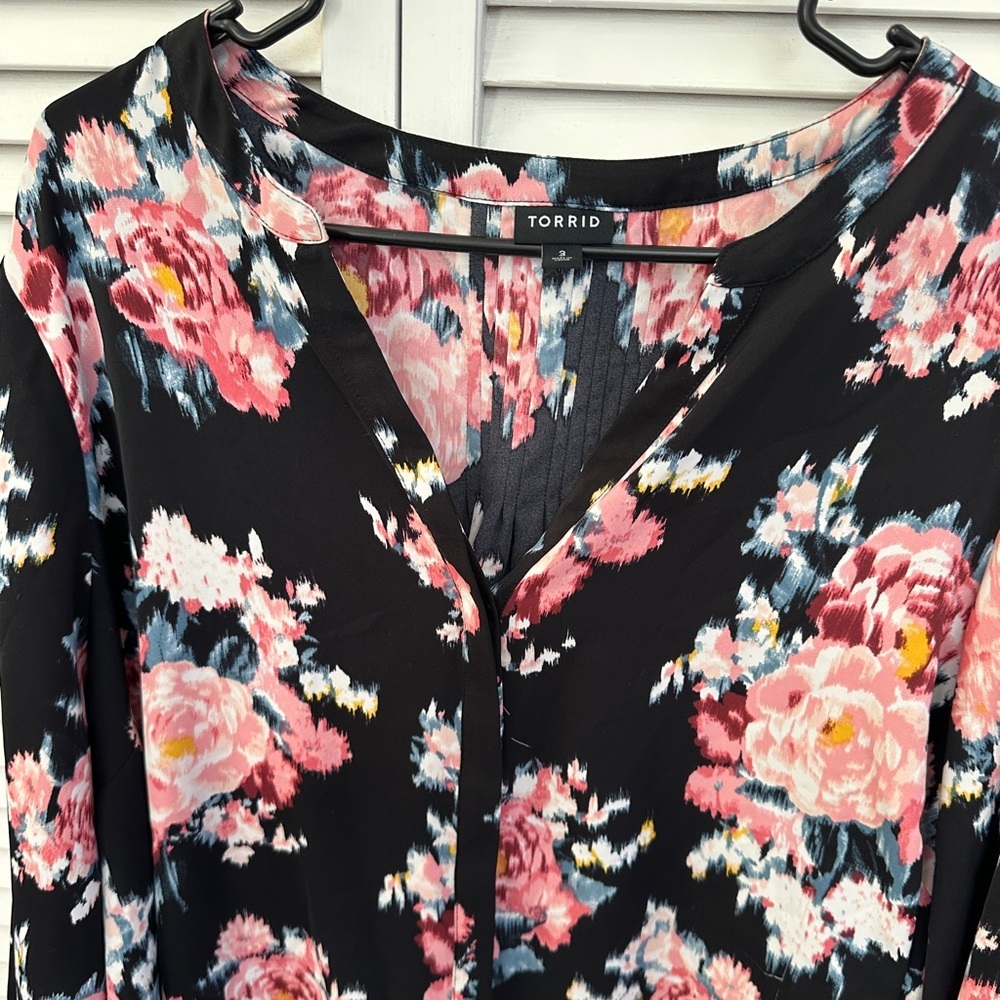 Torrid Women's Floral Top - Black and Pink - Picture 4 of 6